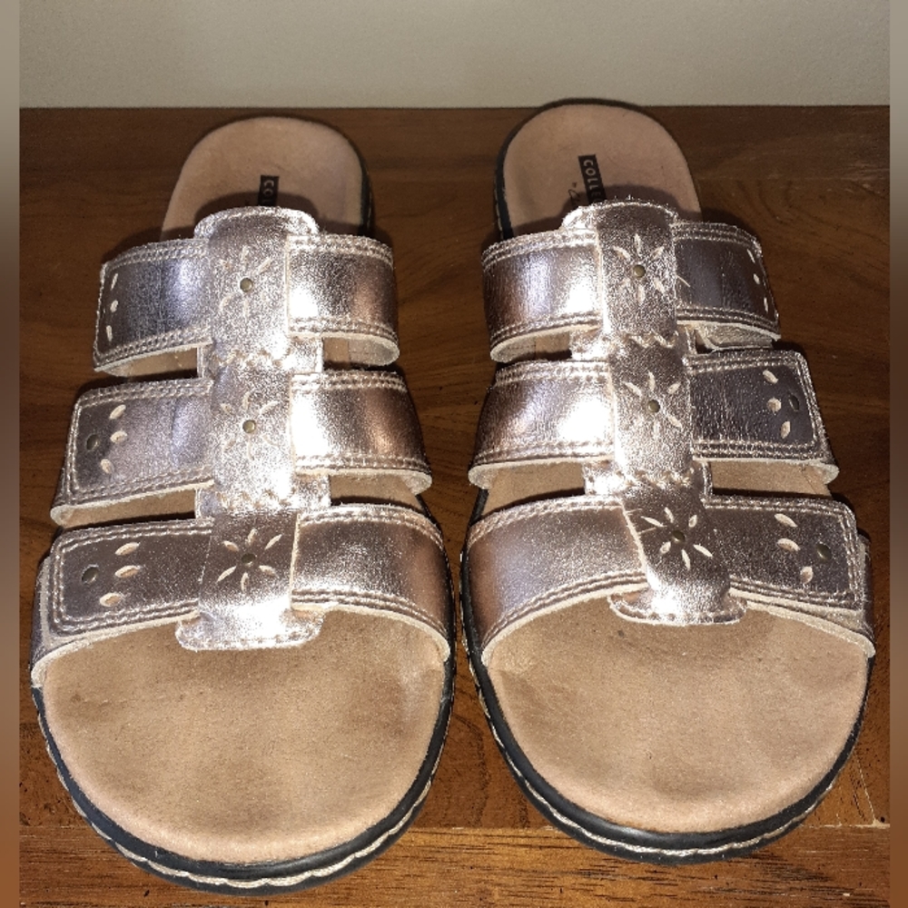 Clarks 8 Metallic sandals